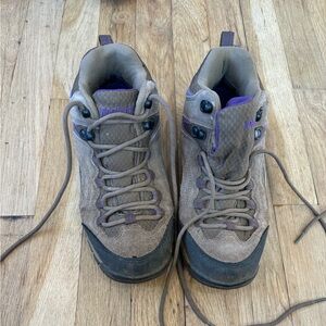 Hiking Northside boots